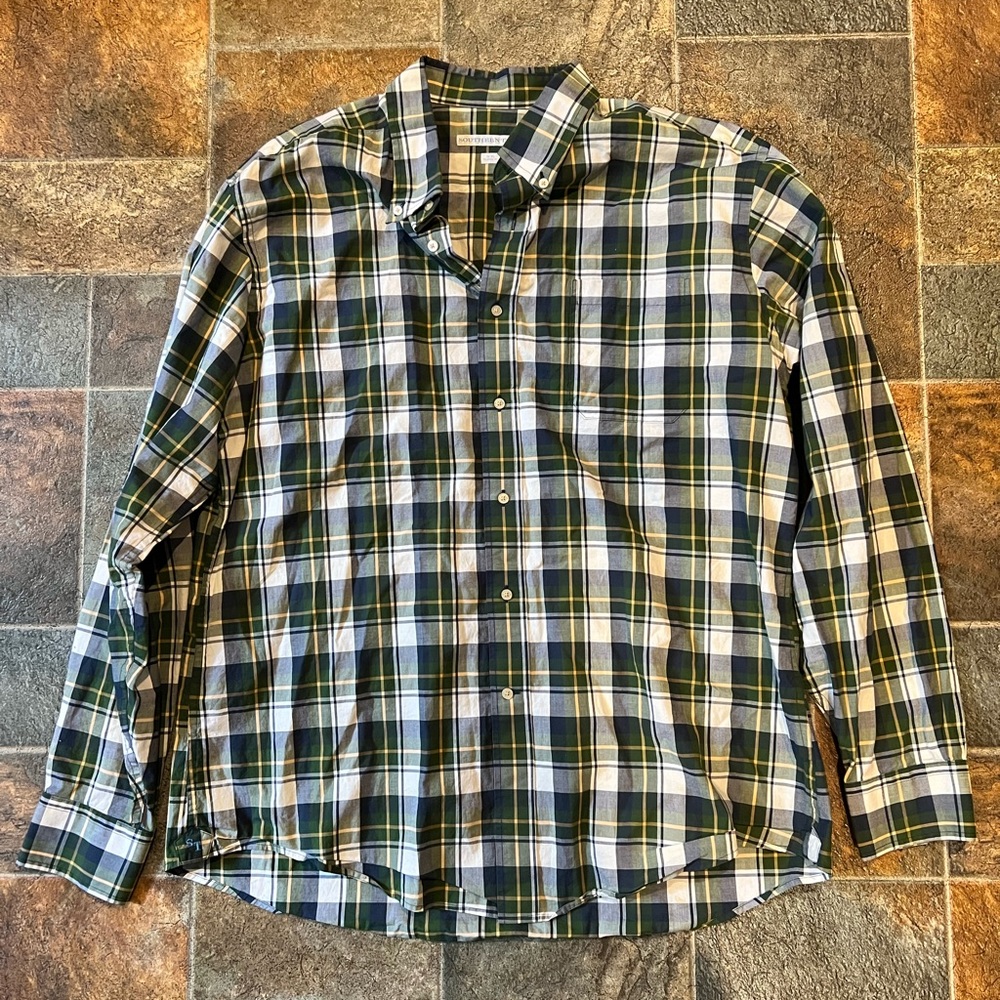 Men’s Southern Tide XL Button up shirt, EUC!